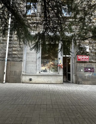 ქირავდება უნივერსალური კომერციული ფართი ვაკეში
