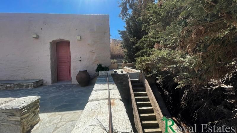 260 m² Detached House