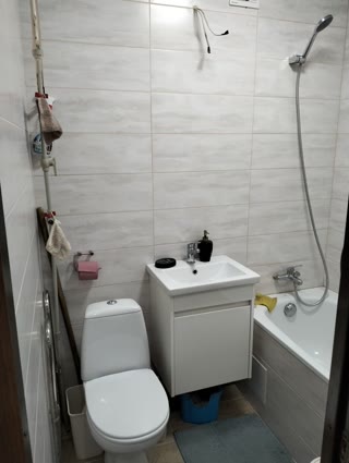 Продам 1к квартиру  Холодна Гора