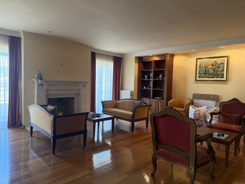 Квартира 268 м²