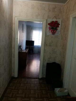 продам 3хкомнатну квартиру в валках