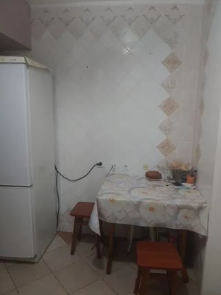 Продається 1-кімнатна квартира на Бажана біля метро