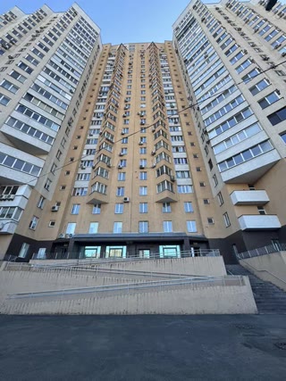 Продаж 2-кімнатної квартири біля метро Деміївська