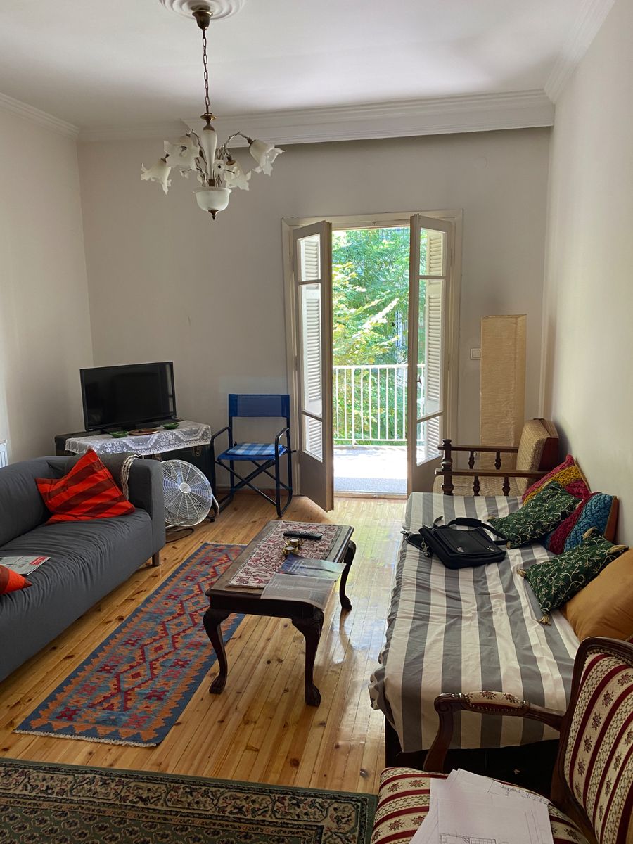 100 m² Apartment