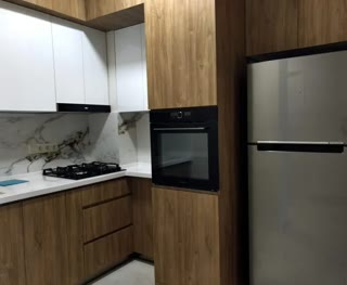 იყიდება 2 ოთახიანი ბინა ვაკეში.
