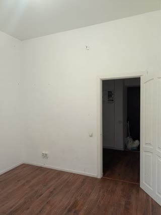 Sale of a 2-room apartment in the Center of Kyiv near Arena City metro Khreshchatyk and Palace of Sports