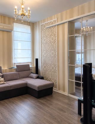 For Sale 2-room Apartment, Maximilianivska St. Metro Yaroslav Mudryi, Center