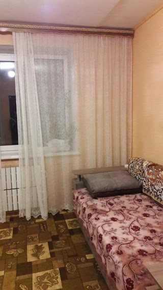 Продам 1 кімнатну гостинку в районі Одесської