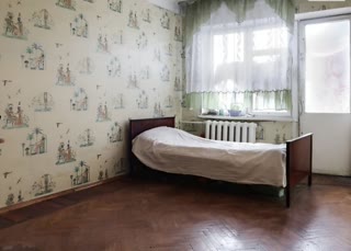 Продаж 4к квартири 75 кв. м на вул. Миропільська