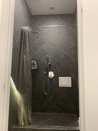 Нежилое, коммерция 102 м2, ул. Кудряшова, этаж 1.