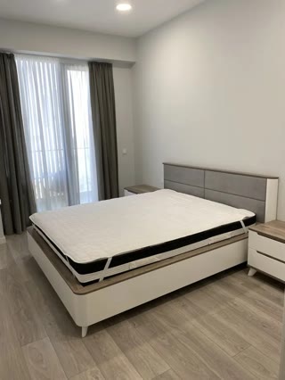 იყიდება 2 ოთახიანი ბინა ვაკეში