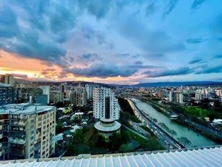 იყიდება 4 ოთახიანი ბინა საბურთალოზე