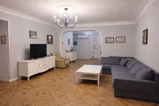 იყიდება 4 ოთახიანი ბინა დოლიძეზე