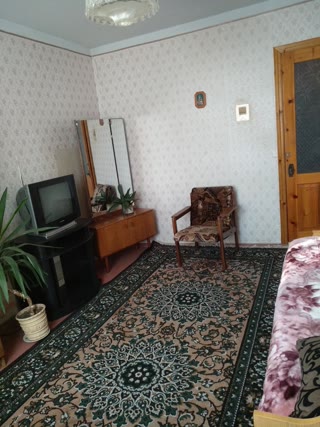 Продається 3-кімнатна квартира біля Аеропорту
