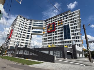 Продам двоповерхову квартиру 120кв.м ЖК Bauhaus