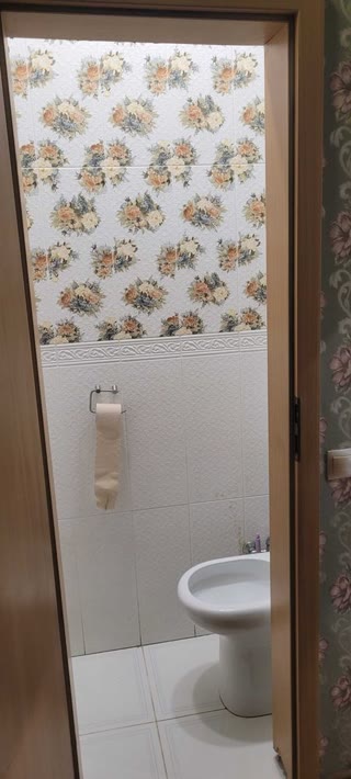 Терміновий продаж! Простора 4-кімнатна квартира в самому серці Києва – 3 хвилини від метро Площа Українських Героїв або Палац Спорту