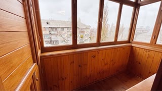 Продається 2-кімнатна квартира з ремонтом, метро Дарниця