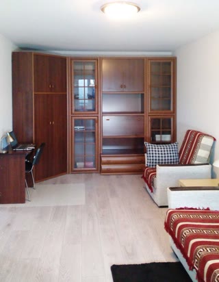 Продається 2 кім. квартира з ремонтом, Лісовий масив, метро Лісова