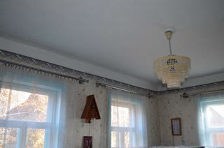 Продам  будинок в центрі смт Високий