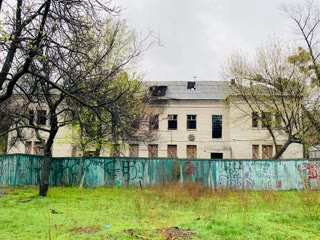 Продається окрема двоповерхова будівля метро Дарниця