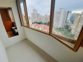 Продається 1-кімнатна, метро Осокорки, Дарницький