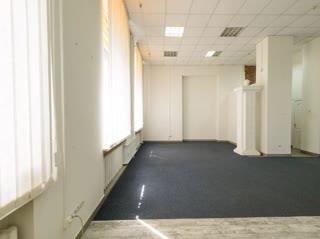 Здам приміщення червона лінія під банк, магазин, клініку тощо