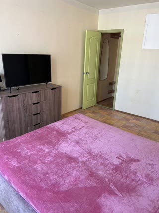 Продаж 3-кімнатної квартири на Новобіличах біля метро Академмістечко