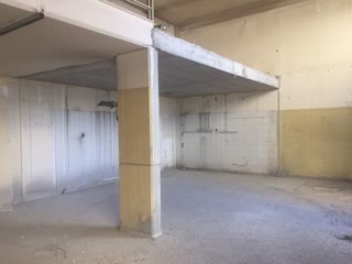 90 m² Store