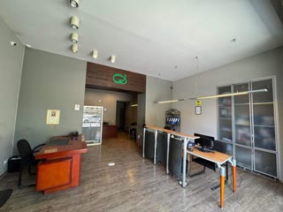 Commercial space for rent in Chugureti