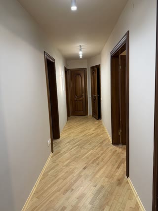 Продаж багатокімнатної квартири на вул. Ярославенка (Львів)