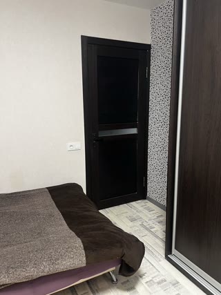 Продам 3-х кімнатну квартиру, Аеропорт