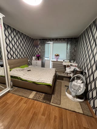 Прдам 1 км квартиру Залютино