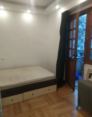 ქირავდება 2 ოთახიანი ბინა საბურთალოზე