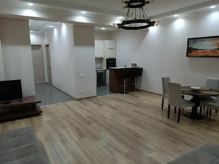 Сдается 3-комнатная квартира в Ваке
