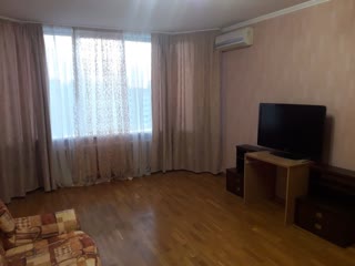 Продаж 1-кімнатної квартири на Позняках біля ТРЦ River Mall