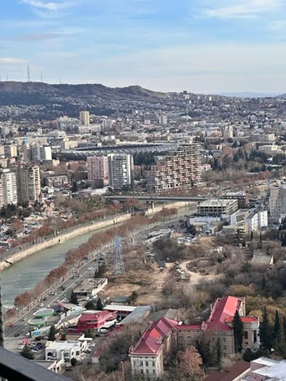 იყიდება 2 ოთახიანი ბინა საბურთალოზე