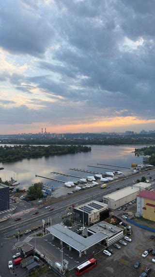 Sale of a 3-room apartment near River Mall