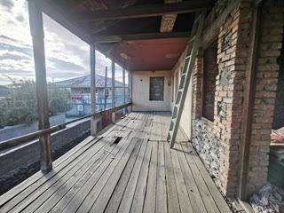 იყიდება  საცხოვრებელი სახლი ყვარელში