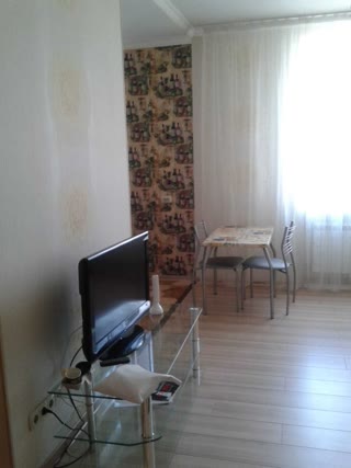 Продам 3к квартиру, Центр, м. Бєкєтова