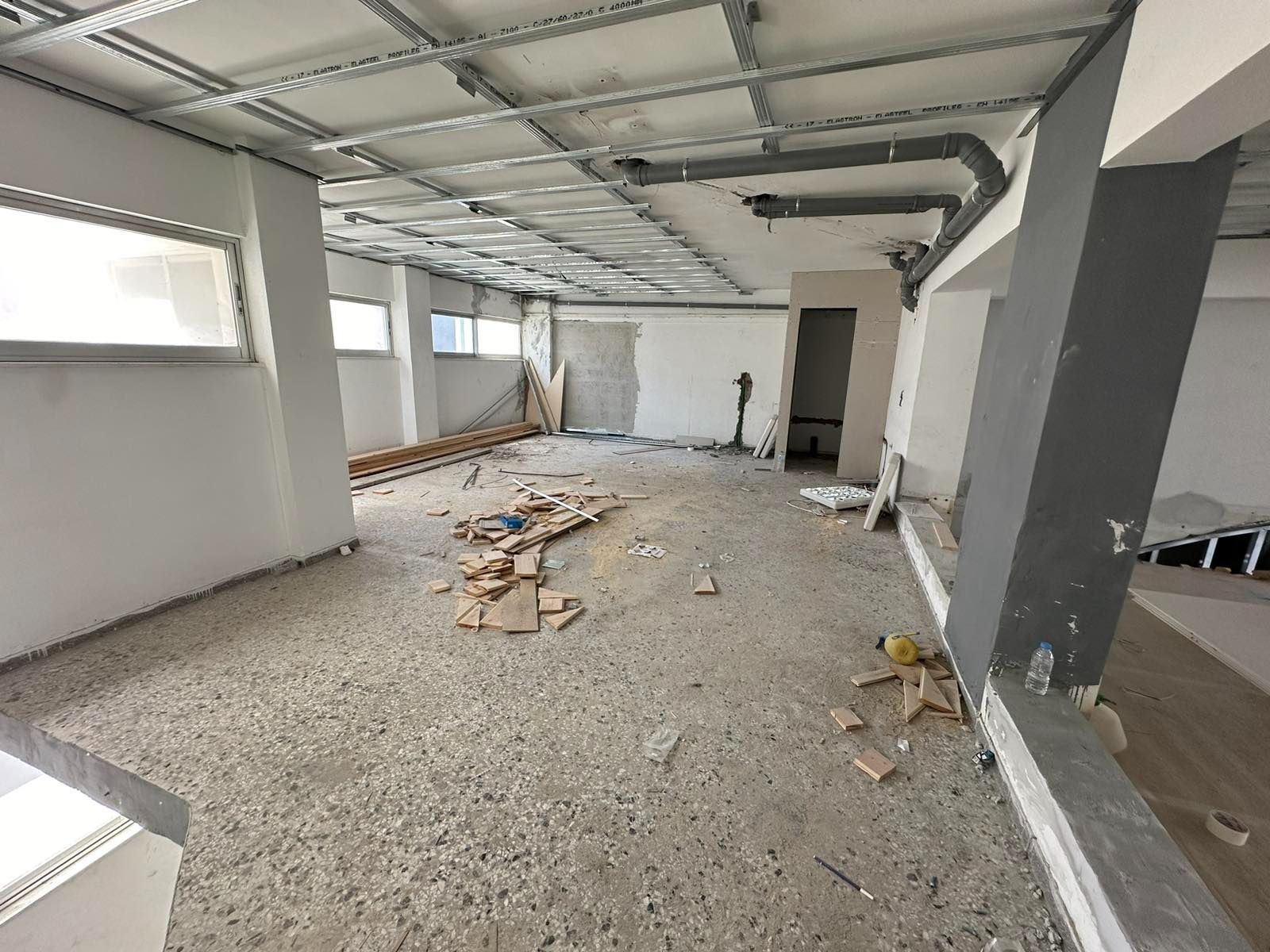 280 m² Store