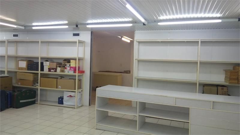 110 m² Store