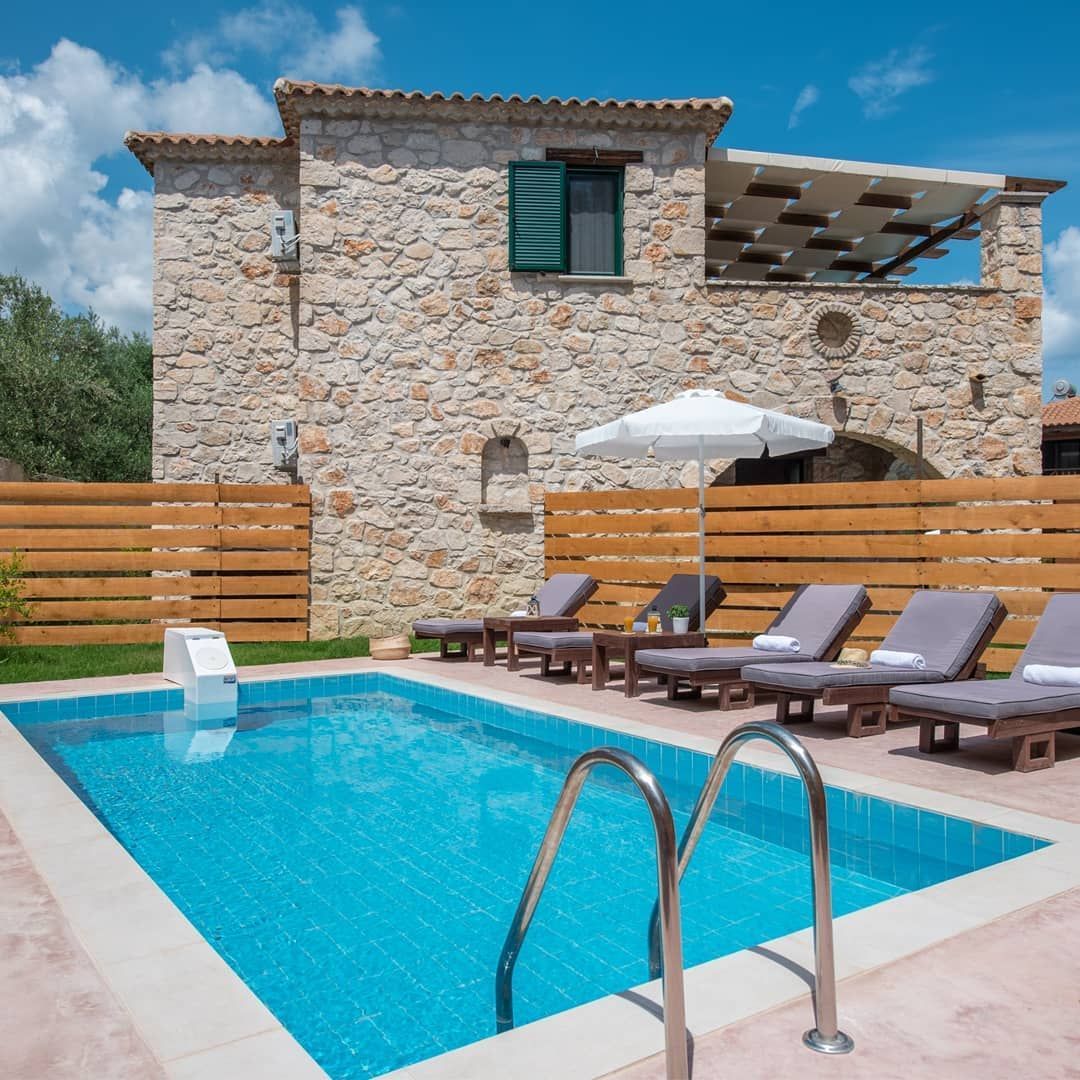 750 m² Detached House