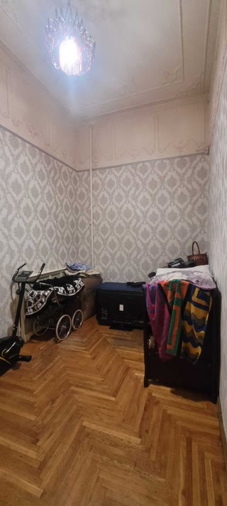 Терміновий продаж! Простора 4-кімнатна квартира в самому серці Києва – 3 хвилини від метро Площа Українських Героїв або Палац Спорту