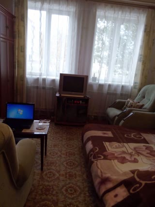 Продам гостинку в 5-ти кімнатній квартирі на Баварії