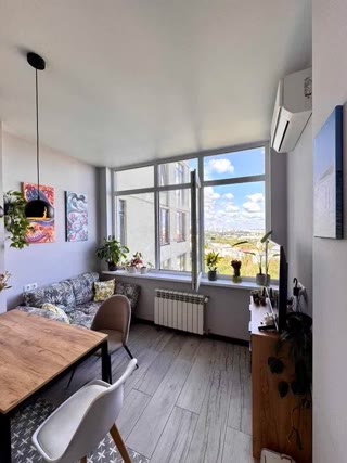 Продаж 3-кімнатної квартири в ЖК Henessy House в історичному Центрі Київа біля Смородинського парку