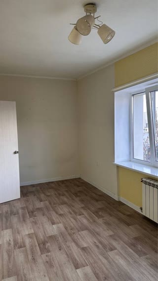 Продам 2к квартиру сел. Жуковського