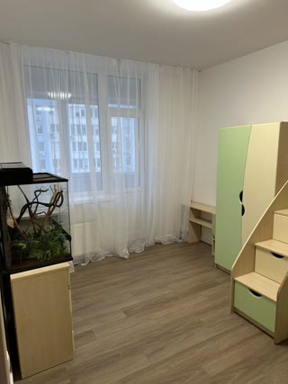 Продаж 3-кімнатної квартири на Позняках біля метро Осокорки