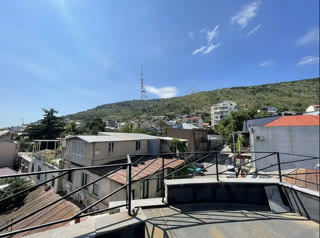 ქირავდება საოფისე კომერციული ფართი ვერაზე