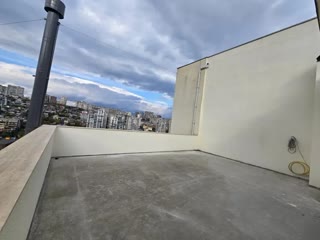 იყიდება ოთხოთახიანი ბინა ვაკეში
