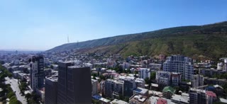 ქირავდება 2 ოთახიანი ბინა ვაკეში